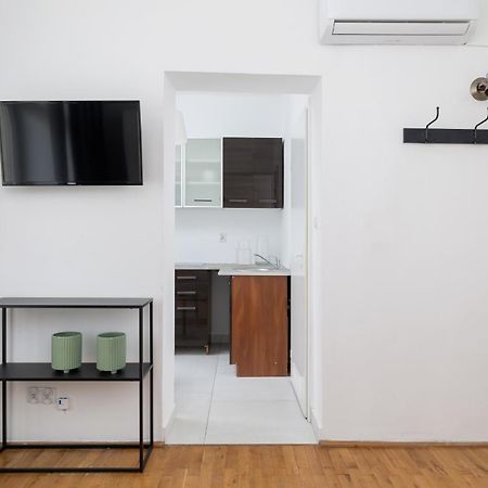 Studio Apartment With Ac - Dluga 65 Krakkó Kültér fotó
