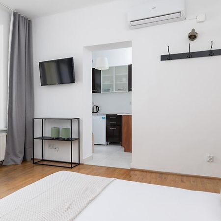 Studio Apartment With Ac - Dluga 65 Krakkó Kültér fotó